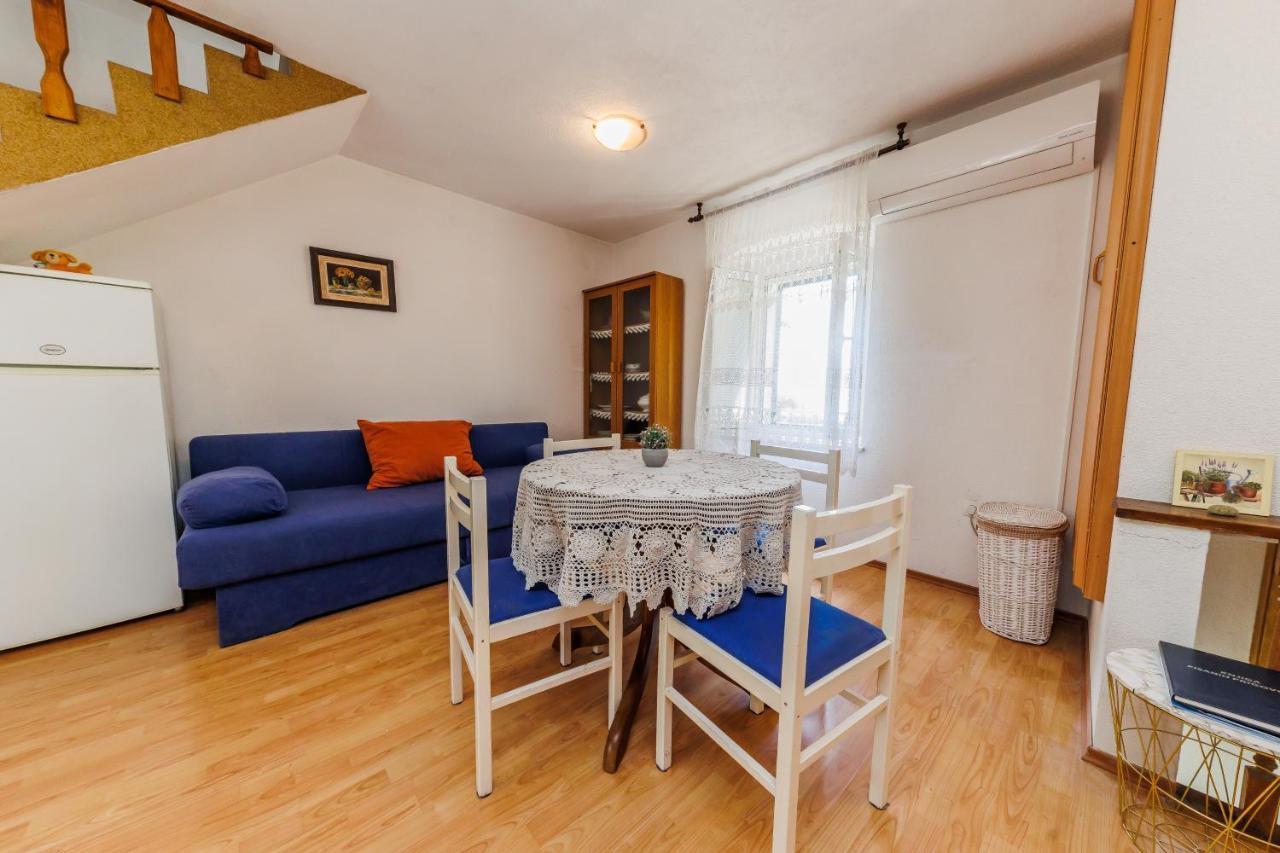 Apartman Luca Kaštela Exterior foto
